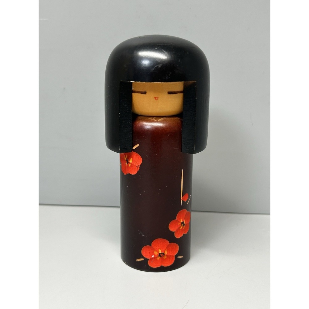 Japanese Kokeshi Wooden Girl Doll 5" Black Hair Floral Kimono Made in Japan